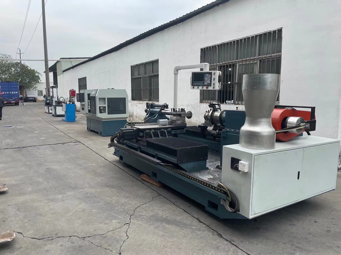 文丘裏閥(fá)旋壓機 數控旋(xuán)壓成型配套設(she)備